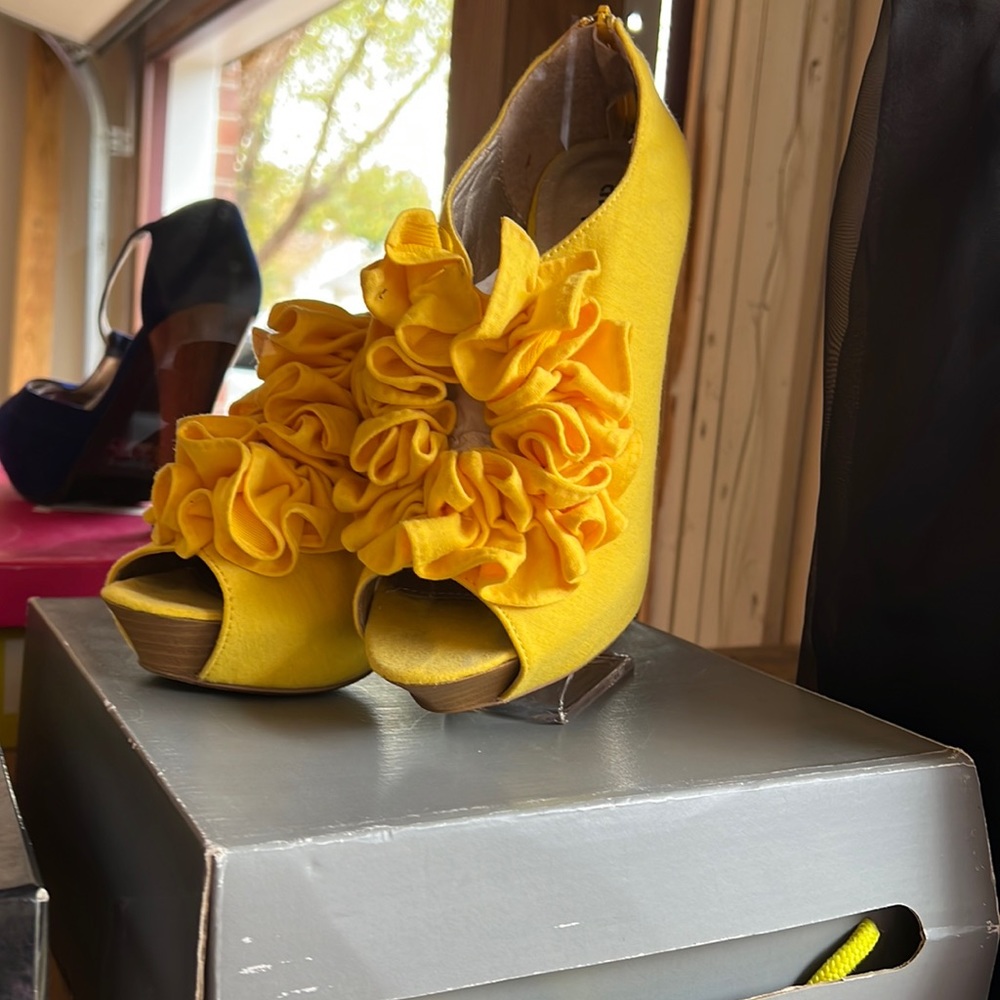Charlotte Russe, Beautiful yellow ruffled booties!